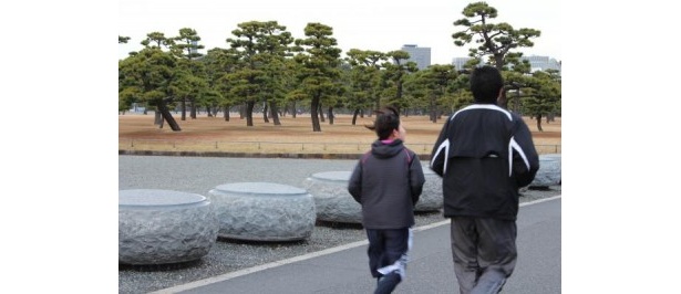 ペースを合わせて2人で走る