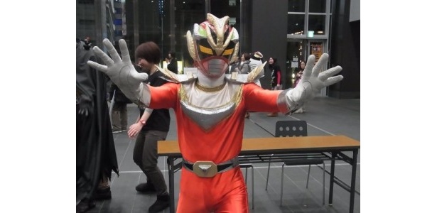 星龍戦士コスモフラッシャー。宇宙のご当地ヒーローだが活動範囲は関東地方