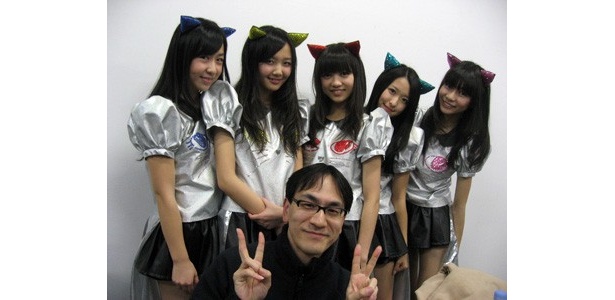 2012/12/29にLABI1なんばにて。写真中央が筆者のポッター平井。