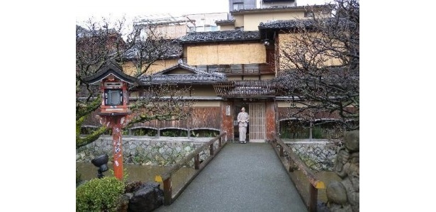 【写真を見る】「料理旅館 白梅」(京都)が旅館部門では1位に！