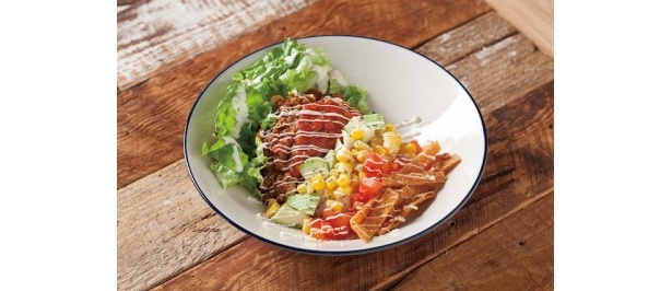 「WIRED KITCHEN」のお勧めは“レインボータコライス”(900円)