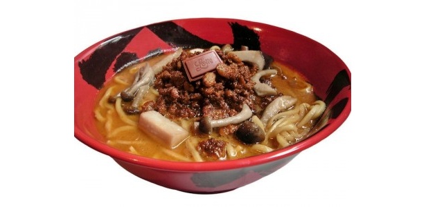チョコとラーメンのコラボを初めて発売し、大反響だった「味噌ガーナ2009」
