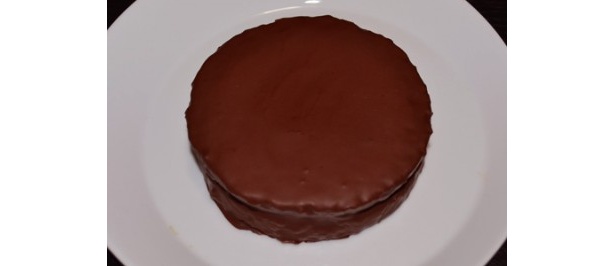 4号サイズ(約12cm)のチョコパイは食べ応え抜群！