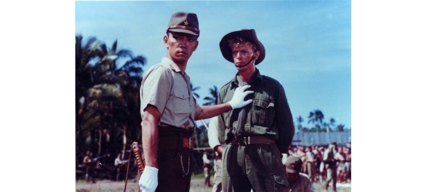 戦時中、ジャワ島にいた原作者自身の日本軍捕虜収容所体験を描いた『戦場のメリークリスマス』