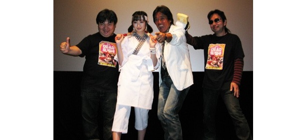 異色のパニック・ホラー「デッド寿司」舞台挨拶に監督・キャストが集合　「寿司だけにネタにして」!?