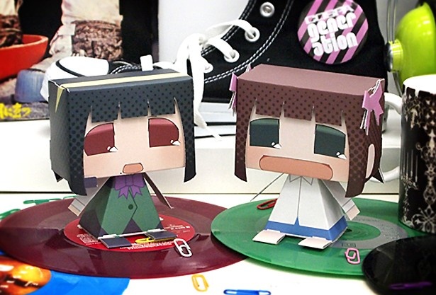 可愛らしいペーパートイ「グラフィグ」も発売