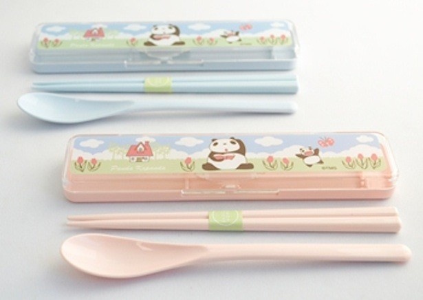 はしとスプーンがケースに入った「コンビセット」(945円)