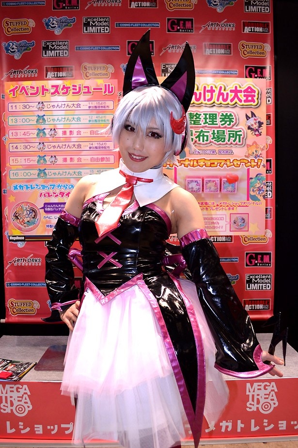 ネコ耳がキュートなコンパニオン