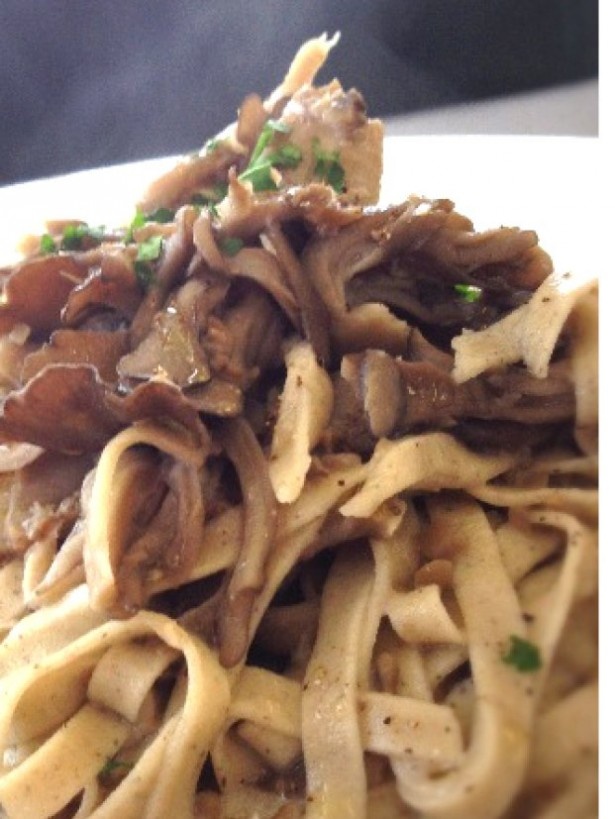 パスタと合わせてもぜんぜんOK。おいしい日本酒は洋風料理にもきちんとマッチングします。