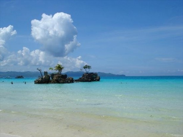 【写真を見る】アジアの1位に選ばれたのはフィリピン・ボラカイ島のホワイトビーチ！