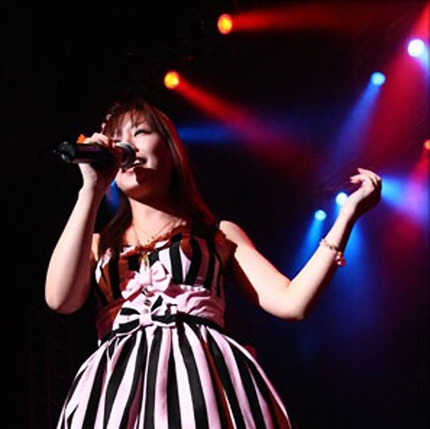 藤原鞠菜さんによるライブステージも実施