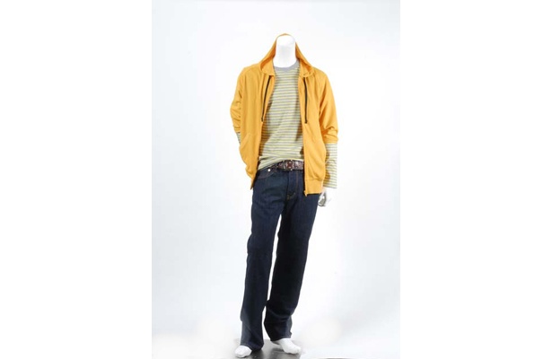 　トータルで3470円！「イージーストレートジーンズ」にクルーネックTとパーカ