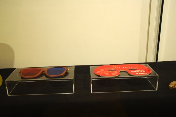 ヨシヒコだけ仏を見るのに使った3D眼鏡や日食グラス