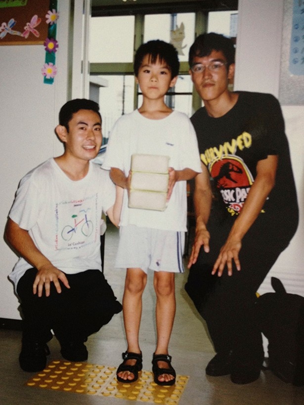 お宝写真！渡辺さん（写真左）と、幼き頃の酒田さん（写真中）、当時渡辺さんとコンビを組んでいた池田さん（写真右）