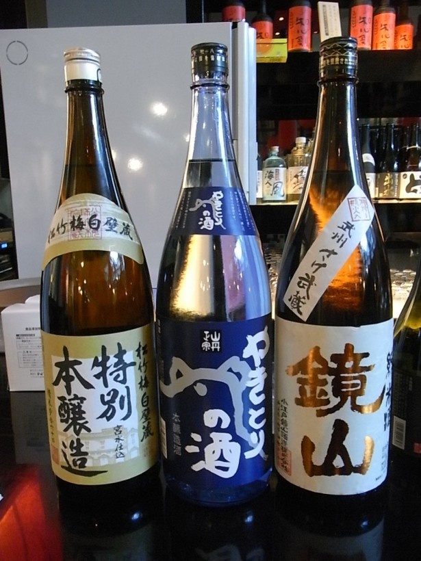 当日オススメのご当地日本酒が飲み比べできる3種セット(780円)