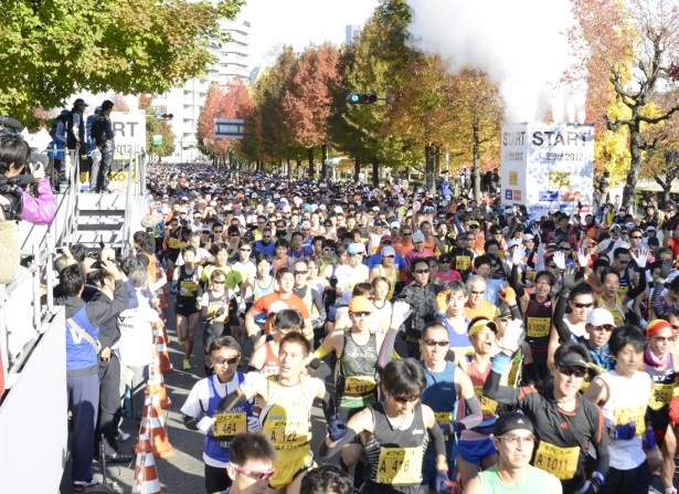 昨年2012年の「第2回 大阪マラソン」の模様