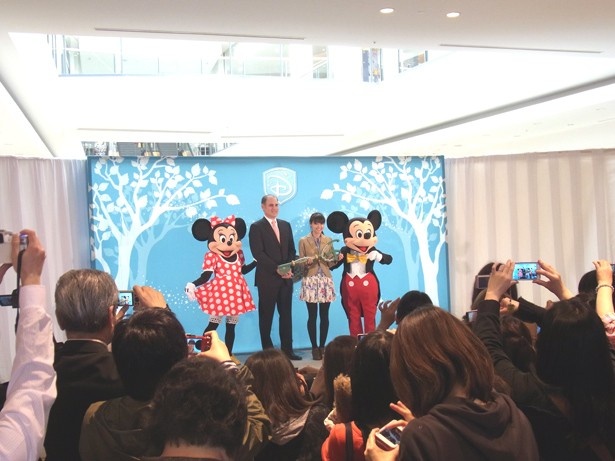 オープニングイベントにはミッキーマウス＆ミニーマウスも登場！