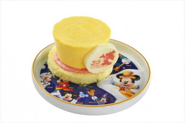 「マンゴームースケーキ、スーベニアプレート付き」(700円)