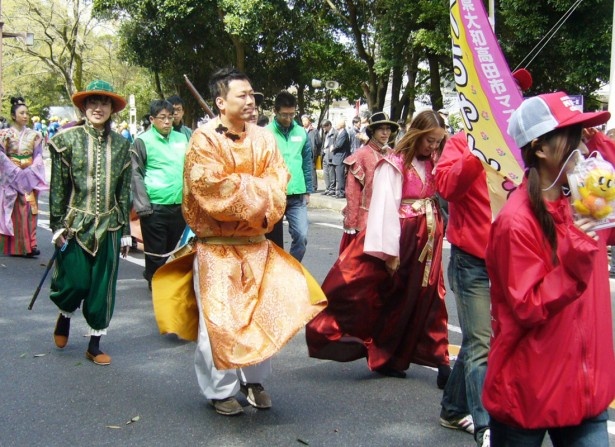 春の神武祭（橿原市）参道パレードに参加