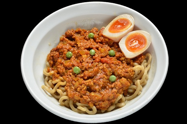 「ぽっぽっ屋」の「ぶっかけキーマカリー麺」(850円)