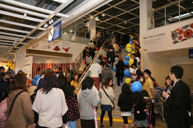 周年当日は、多くの客が来店した