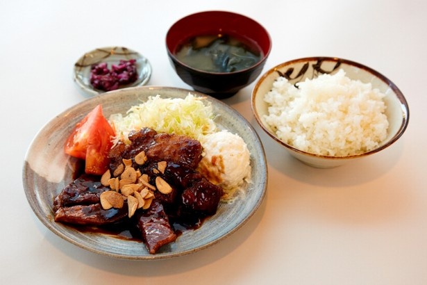 「酒々井とんてき定食」(980円)