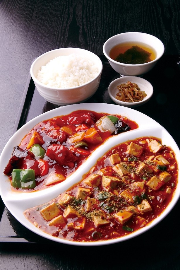 幕張PAの「えらべる中華2品セット」(880円)