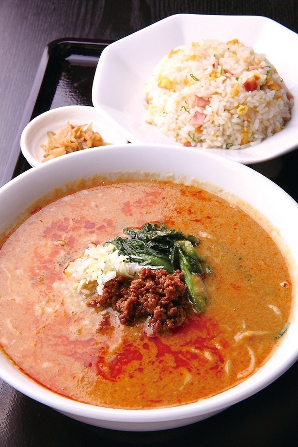 幕張PAの「坦々麺セット」(950円)