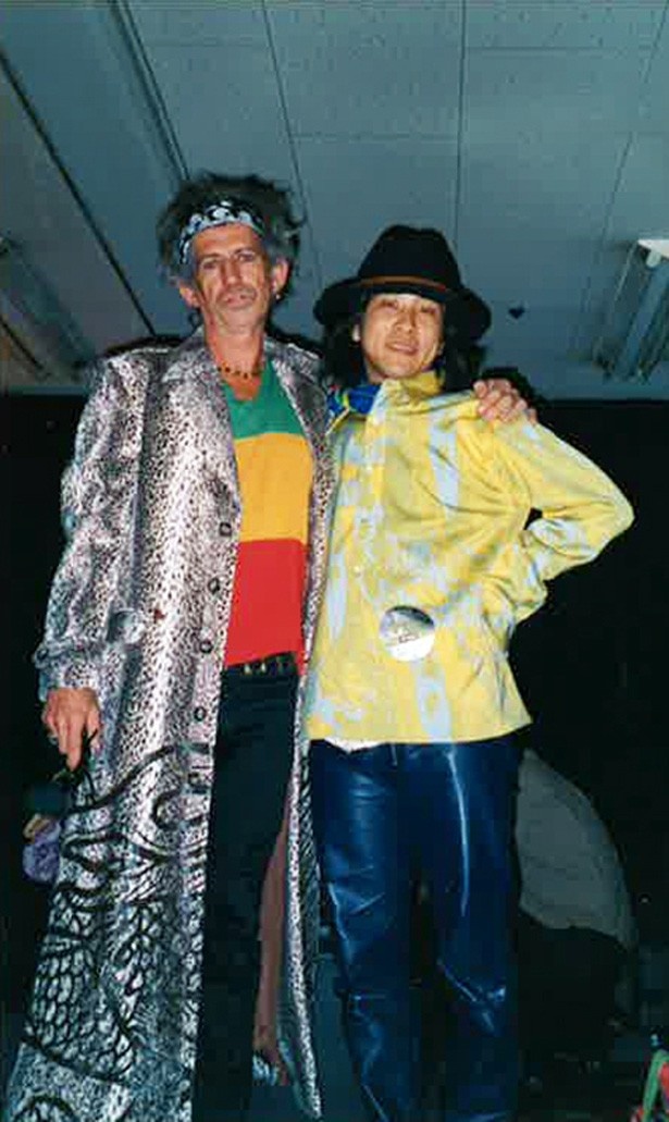 ローリング・ストーンズのキース・リチャーズさん（写真左）と辻野さん（写真右）