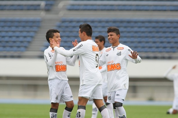 サッカーの試合が楽しめるだけでなく、さまざまな関連イベントも同時開催