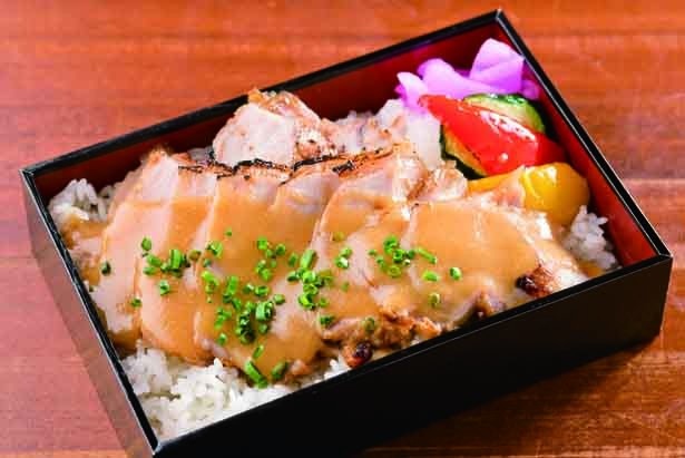 「香り豊かな味噌漬け　相模豚　とん漬重」（1001円）/肉の石川
