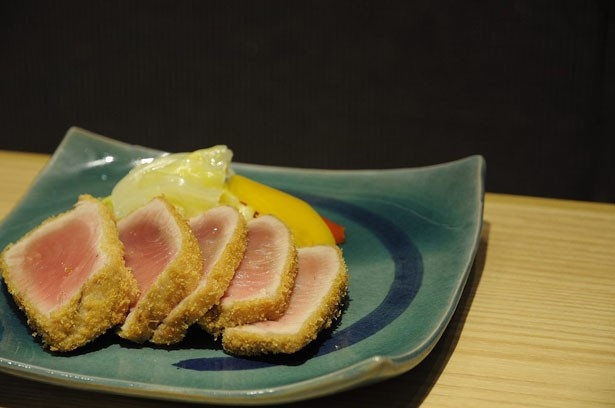 外はサクサク、中はお刺身状態の本マグロトロかつ。ほかにもあんぽ柿や金山寺味噌など紀州の味わいがそろう