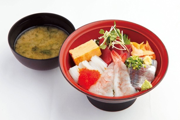 Pasar羽生(上り線)の「名物大漁丼」(1190円)