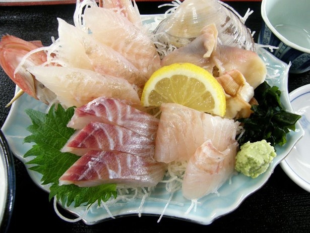 四倉PA(上り線)の「刺身定食」(980円)