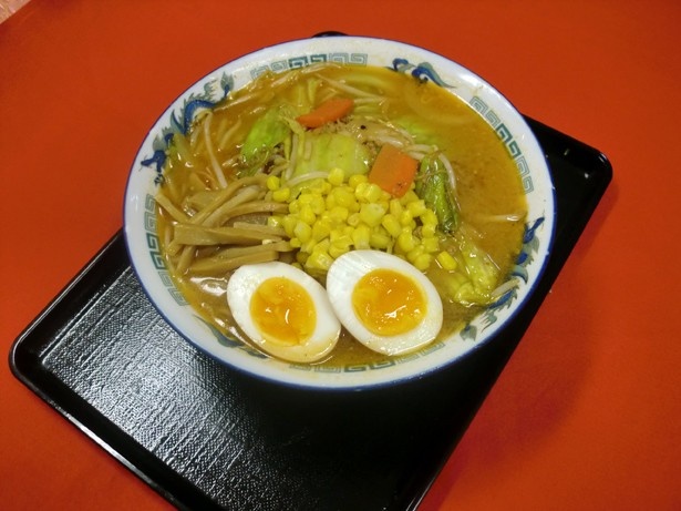 岩見沢SA(上下線)の「特製旨味噌ラーメン」(750円)