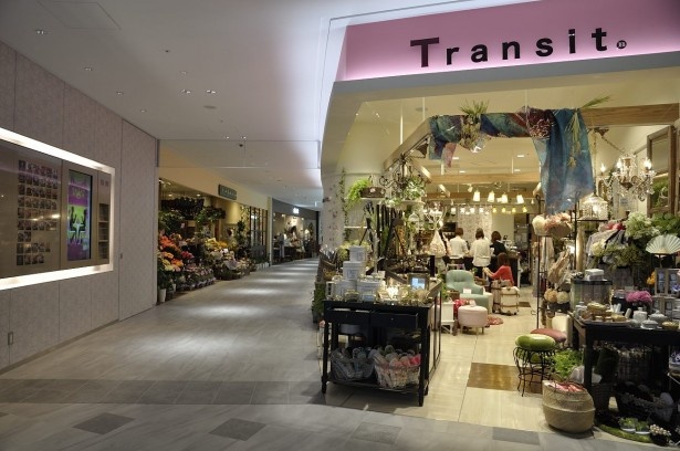 関西初登場のセレクトショップTransit.