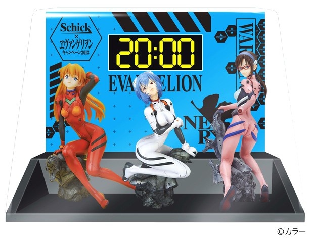 【写真を見る】レイ、アスカ、マリのフィギュアがセットになった「フィギュアクロック」はこちら！