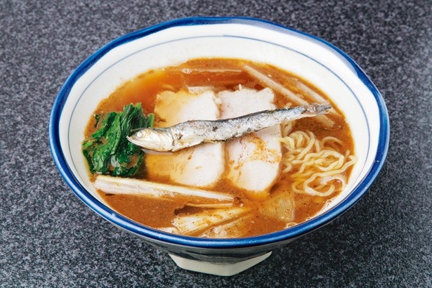「烈志笑魚油麺香房 三く」のかけ￥780