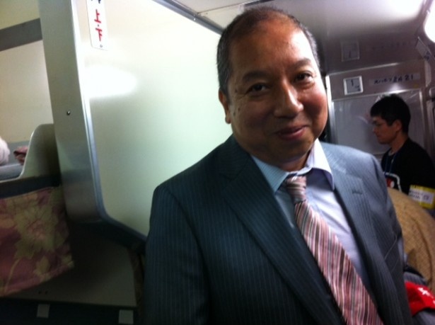 ミュージシャン・向谷実さん。車内で撮影されていただきました！