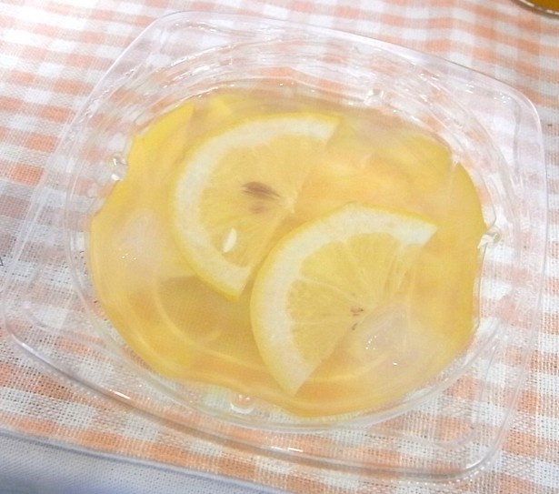 第1弾は寒天とゼリーの中間の台湾デザート「愛媛県産レモンのふるふる愛玉子」