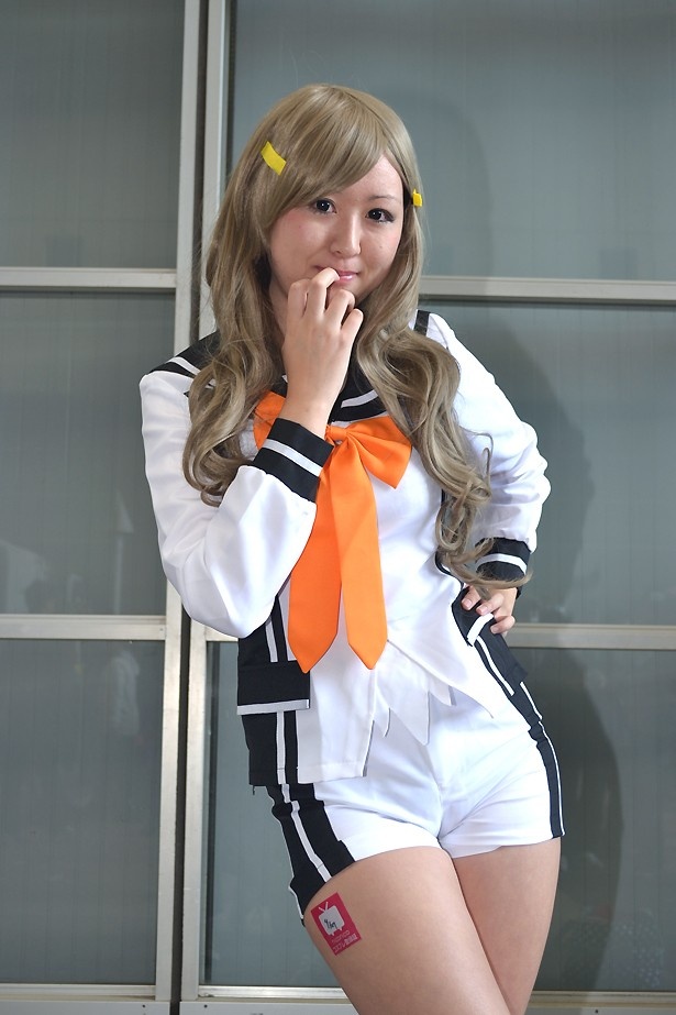 【写真を見る】美脚自慢のコスプレイヤーたちはこちらでチェック！