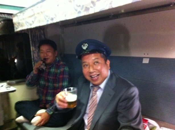 ミュージシャン・向谷実さんも車内でお酒を飲んでほろ酔い運行