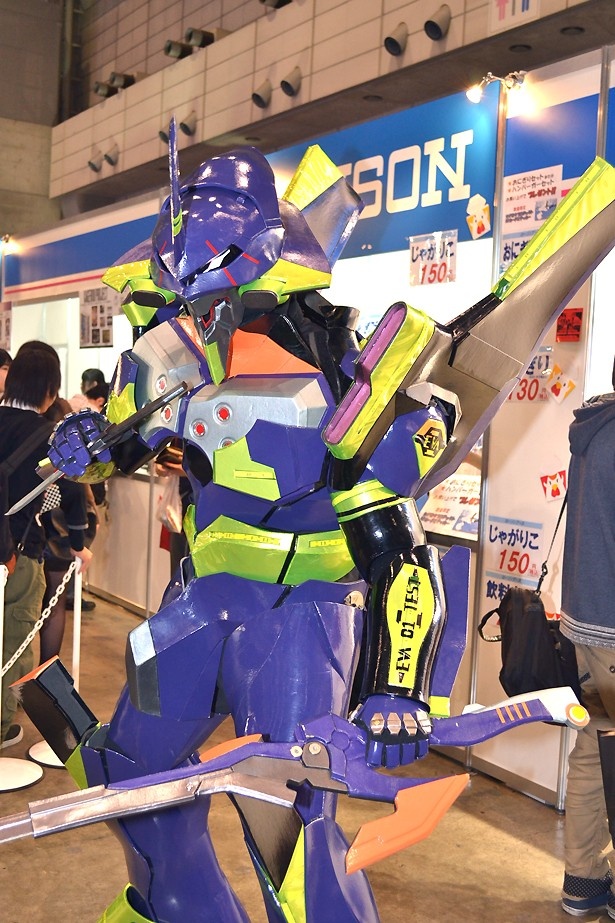 【写真を見る】さまざまなパフォーマンスで来場者を沸かせるヱヴァ初号機