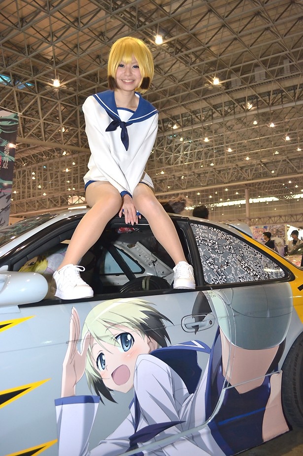 【写真を見る】痛車とキュートなコスプレイヤーのコラボは必見！