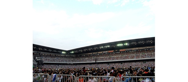 7万人の観客が熱狂した