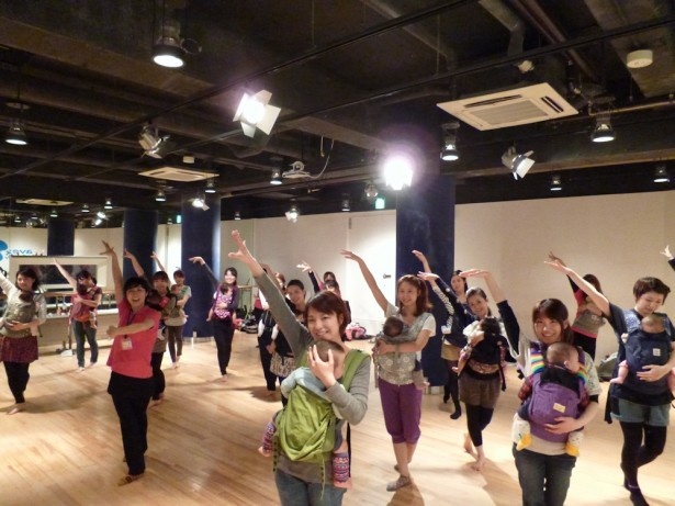 親子でベビーダンス♪
