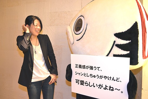 カツオ人間に褒められてご満悦の様子