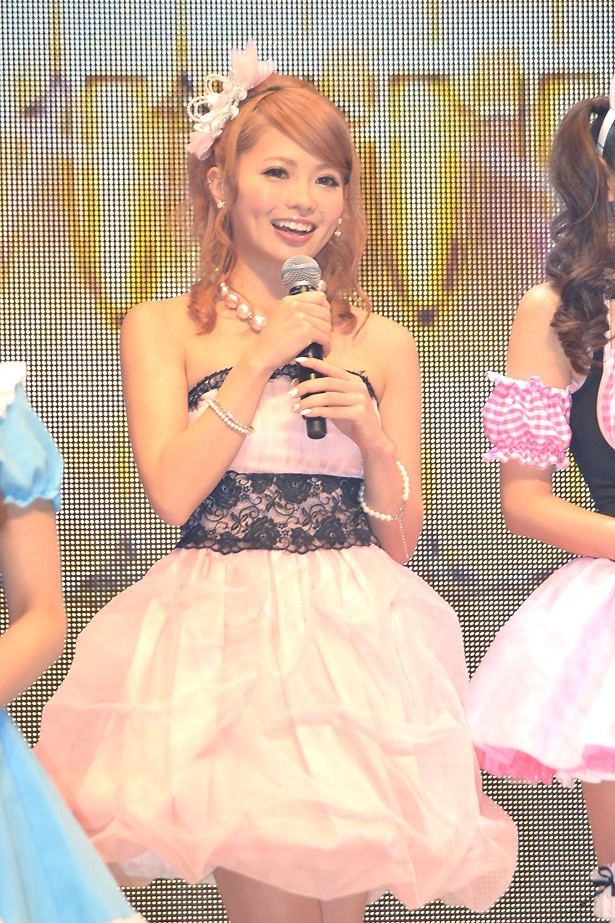 鈴木さんは衣装のデザインにも携わった