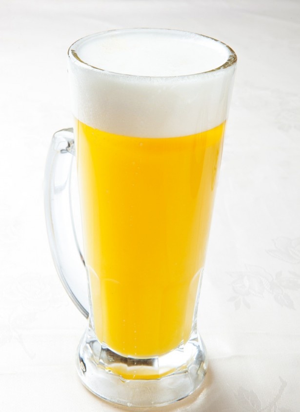 おすすめドリンク：ビールとシークワーサーを掛け合わせた「シークワーサービア」（￥600）