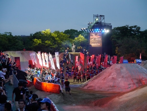 画像3 9 アジア初開催の Red Bull X Fighters Osaka 13 で東野貴行選手が日本人ライダー初の優勝 大阪城 公園で命がけのライディングに人が熱狂 ウォーカープラス